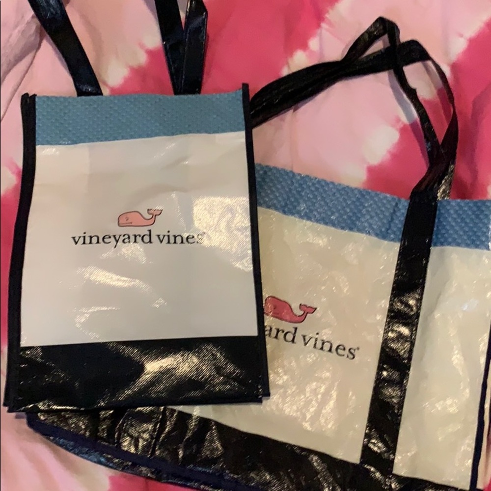 Vineyard Vine reusable tote gently used